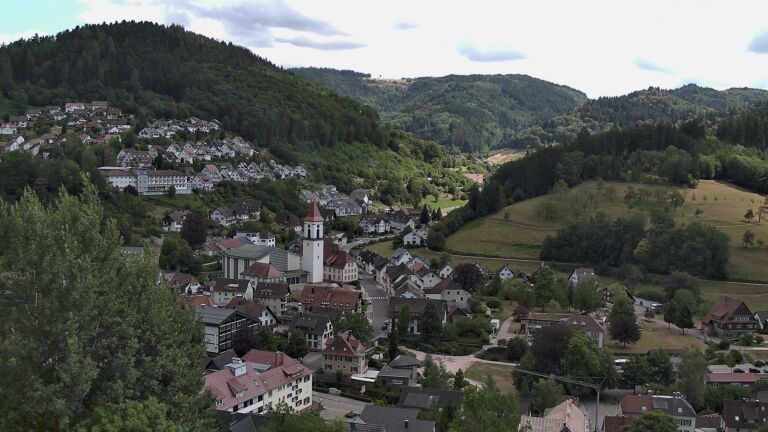 Dieses Bild zeigt eine Webcam-Aufnahme von Ottenhöfen, aufgenommen am Dienstag, den 21.07.2026 um 15:50 Uhr