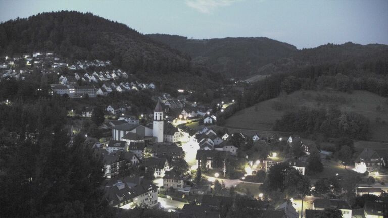 Dieses Bild zeigt eine Webcam-Aufnahme von Ottenhöfen, aufgenommen am Samstag, den 27.06.2026 um 04:30 Uhr