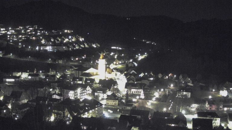 Dieses Bild zeigt eine Webcam-Aufnahme von Ottenhöfen, aufgenommen am Donnerstag, den 18.12.2025 um 21:00 Uhr