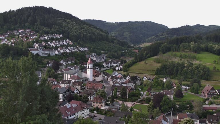 Dieses Bild zeigt eine Webcam-Aufnahme von Ottenhöfen, aufgenommen am Mittwoch, den 17.06.2026 um 07:30 Uhr