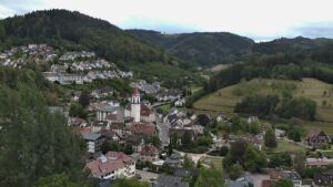 Dieses Bild zeigt eine Webcam-Aufnahme von Ottenhöfen, aufgenommen am Montag, den 31.08.2026 um 15:10 Uhr