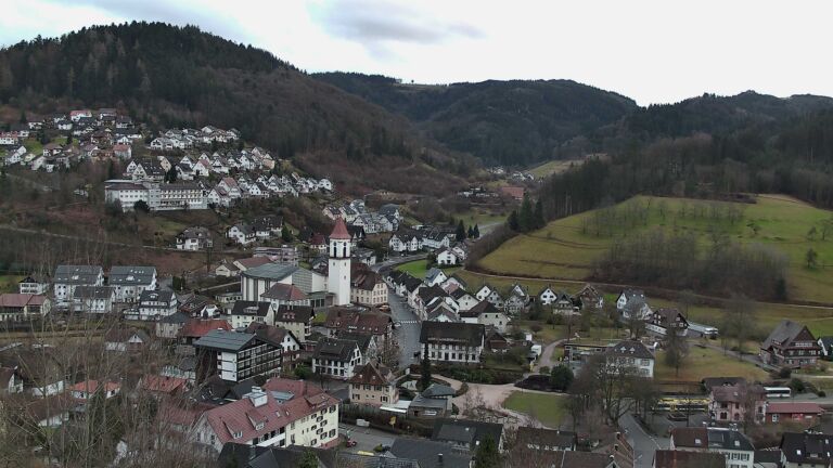 Dieses Bild zeigt eine Webcam-Aufnahme von Ottenhöfen, aufgenommen am Dienstag, den 03.02.2026 um 17:10 Uhr