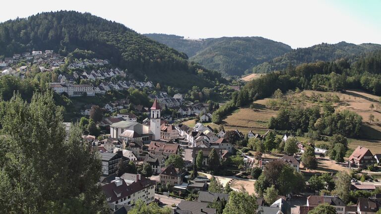 Dieses Bild zeigt eine Webcam-Aufnahme von Ottenhöfen, aufgenommen am Freitag, den 14.08.2026 um 09:50 Uhr