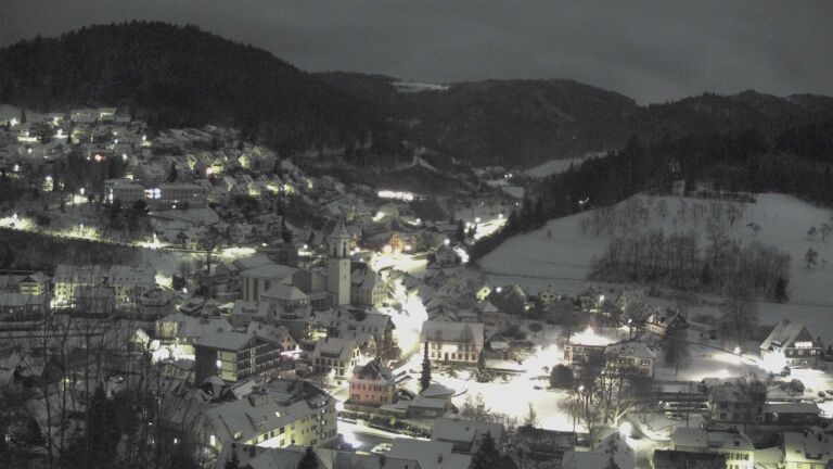 Dieses Bild zeigt eine Webcam-Aufnahme von Ottenhöfen, aufgenommen am Montag, den 05.01.2026 um 03:30 Uhr
