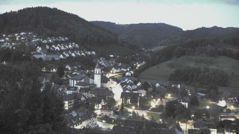 Dieses Bild zeigt eine Webcam-Aufnahme von Ottenhöfen, aufgenommen am Mittwoch, den 17.06.2026 um 04:30 Uhr