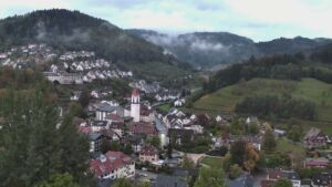 Dieses Bild zeigt eine Webcam-Aufnahme von Ottenhöfen, aufgenommen am Samstag, den 17.10.2026 um 18:30 Uhr