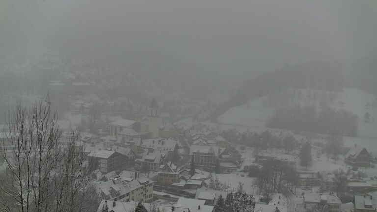 Dieses Bild zeigt eine Webcam-Aufnahme von Ottenhöfen, aufgenommen am Samstag, den 10.01.2026 um 13:40 Uhr