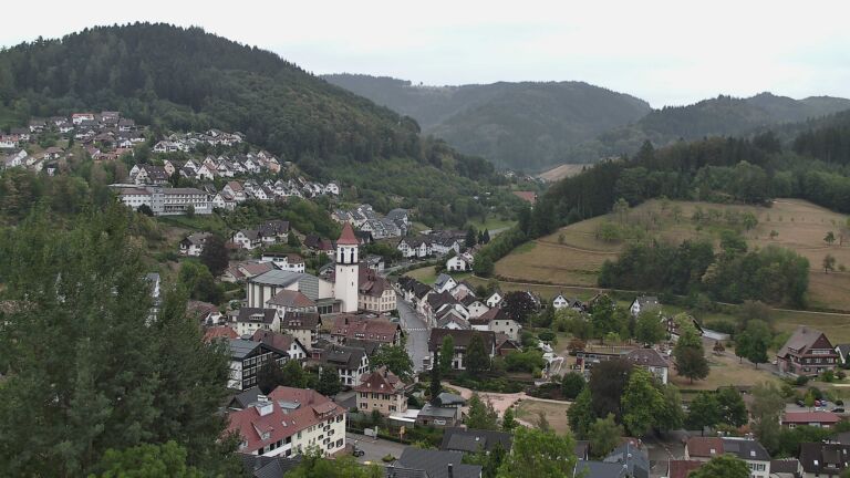 Dieses Bild zeigt eine Webcam-Aufnahme von Ottenhöfen, aufgenommen am Dienstag, den 25.08.2026 um 10:00 Uhr