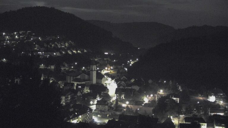 Dieses Bild zeigt eine Webcam-Aufnahme von Ottenhöfen, aufgenommen am Samstag, den 01.08.2026 um 00:30 Uhr