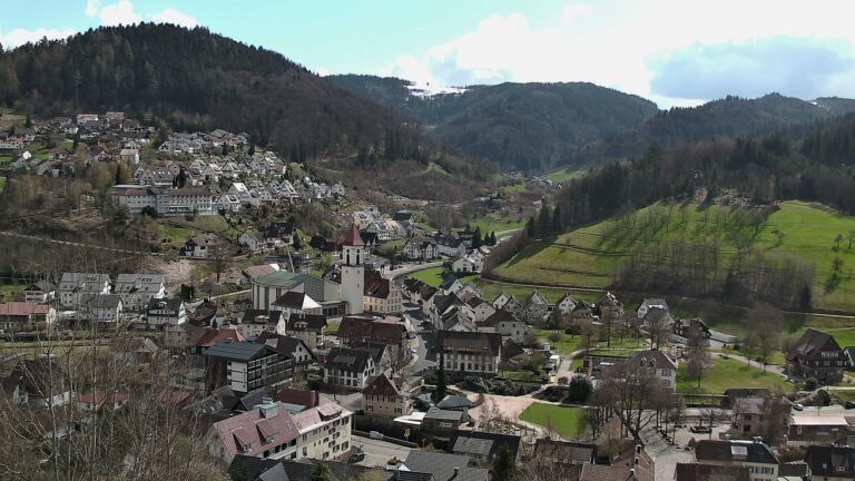 Dieses Bild zeigt eine Webcam-Aufnahme von Ottenhöfen, aufgenommen am Mittwoch, den 01.04.2026 um 14:30 Uhr