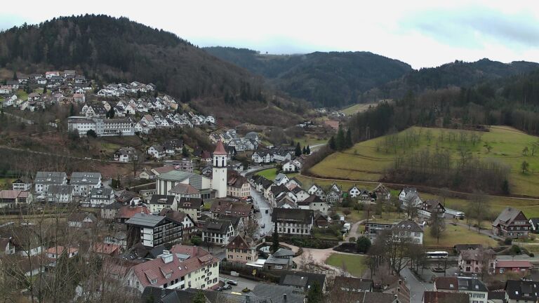 Dieses Bild zeigt eine Webcam-Aufnahme von Ottenhöfen, aufgenommen am Freitag, den 06.02.2026 um 15:00 Uhr