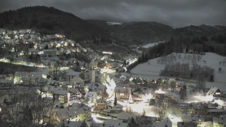 Dieses Bild zeigt eine Webcam-Aufnahme von Ottenhöfen, aufgenommen am Freitag, den 02.01.2026 um 23:00 Uhr