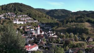 Dieses Bild zeigt eine Webcam-Aufnahme von Ottenhöfen, aufgenommen am Sonntag, den 30.08.2026 um 18:50 Uhr
