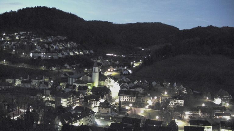 Dieses Bild zeigt eine Webcam-Aufnahme von Ottenhöfen, aufgenommen am Sonntag, den 05.04.2026 um 06:10 Uhr