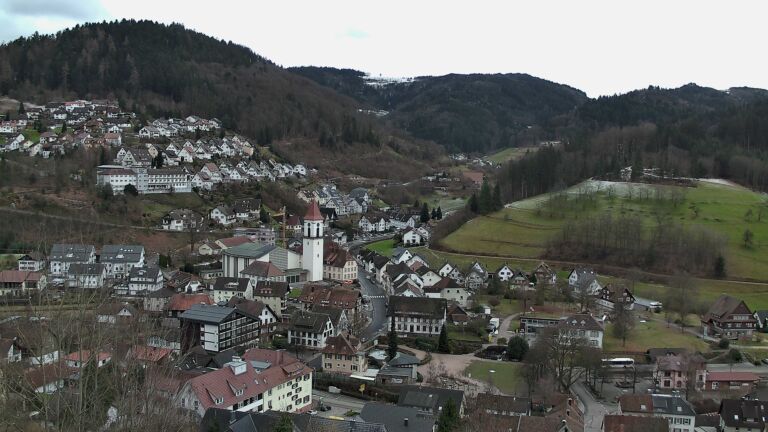 Dieses Bild zeigt eine Webcam-Aufnahme von Ottenhöfen, aufgenommen am Freitag, den 09.01.2026 um 15:30 Uhr