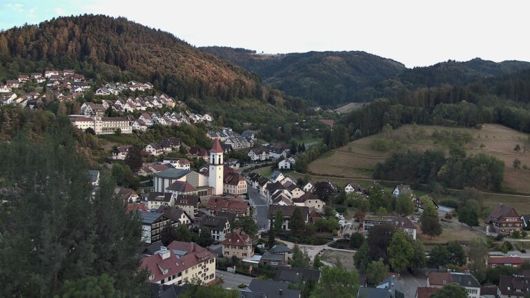 Dieses Bild zeigt eine Webcam-Aufnahme von Ottenhöfen, aufgenommen am Montag, den 24.08.2026 um 20:00 Uhr