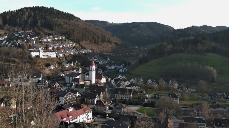 Dieses Bild zeigt eine Webcam-Aufnahme von Ottenhöfen, aufgenommen am Dienstag, den 03.03.2026 um 17:10 Uhr