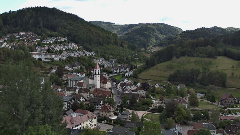 Dieses Bild zeigt eine Webcam-Aufnahme von Ottenhöfen, aufgenommen am Donnerstag, den 10.09.2026 um 15:10 Uhr