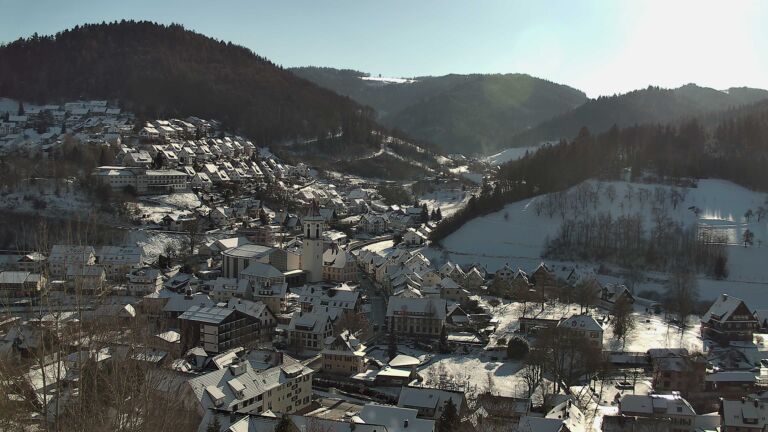 Dieses Bild zeigt eine Webcam-Aufnahme von Ottenhöfen, aufgenommen am Mittwoch, den 07.01.2026 um 12:50 Uhr