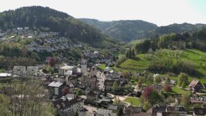 Dieses Bild zeigt eine Webcam-Aufnahme von Ottenhöfen, aufgenommen am Samstag, den 18.04.2026 um 11:00 Uhr