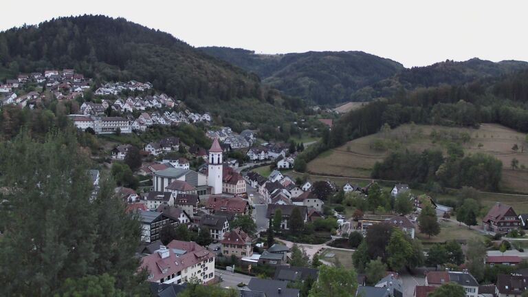 Dieses Bild zeigt eine Webcam-Aufnahme von Ottenhöfen, aufgenommen am Freitag, den 28.08.2026 um 20:20 Uhr