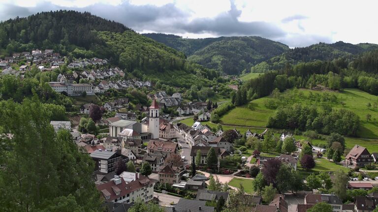Dieses Bild zeigt eine Webcam-Aufnahme von Ottenhöfen, aufgenommen am Mittwoch, den 06.05.2026 um 10:20 Uhr
