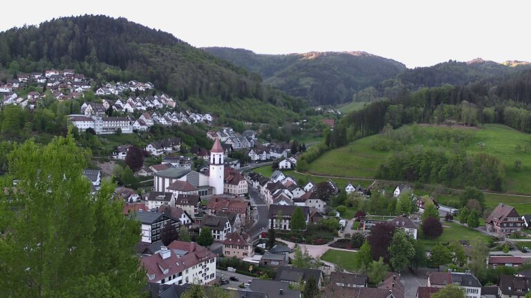 Dieses Bild zeigt eine Webcam-Aufnahme von Ottenhöfen, aufgenommen am Donnerstag, den 30.04.2026 um 06:40 Uhr