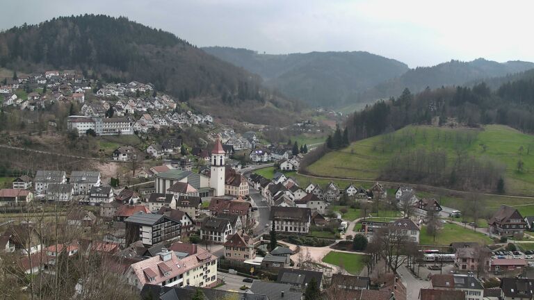 Dieses Bild zeigt eine Webcam-Aufnahme von Ottenhöfen, aufgenommen am Samstag, den 21.03.2026 um 13:50 Uhr