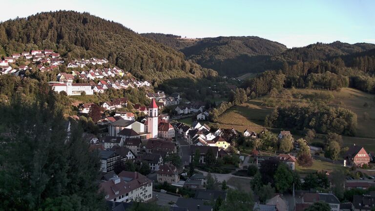 Dieses Bild zeigt eine Webcam-Aufnahme von Ottenhöfen, aufgenommen am Freitag, den 10.07.2026 um 20:40 Uhr