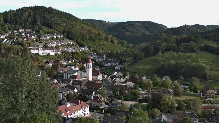 Dieses Bild zeigt eine Webcam-Aufnahme von Ottenhöfen, aufgenommen am Donnerstag, den 17.09.2026 um 18:20 Uhr