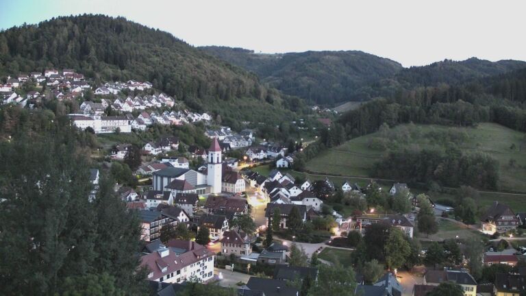 Dieses Bild zeigt eine Webcam-Aufnahme von Ottenhöfen, aufgenommen am Freitag, den 18.09.2026 um 20:00 Uhr