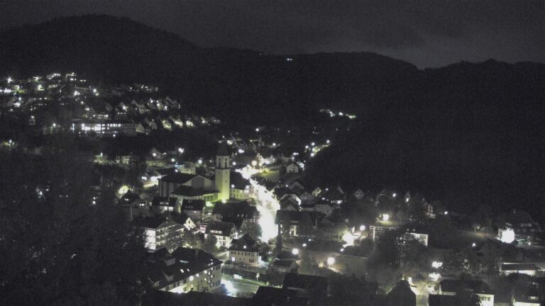 Dieses Bild zeigt eine Webcam-Aufnahme von Ottenhöfen, aufgenommen am Samstag, den 24.10.2026 um 19:20 Uhr