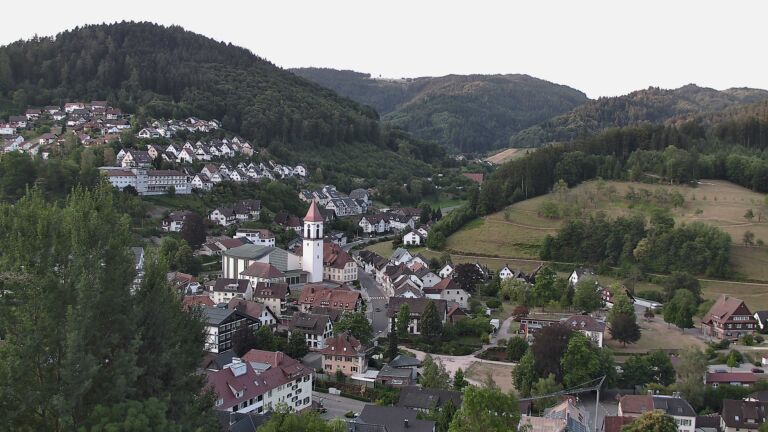 Dieses Bild zeigt eine Webcam-Aufnahme von Ottenhöfen, aufgenommen am Donnerstag, den 30.07.2026 um 06:50 Uhr