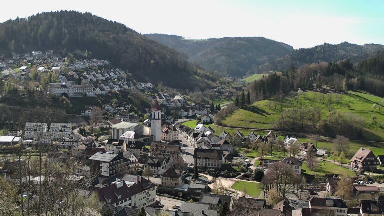 Dieses Bild zeigt eine Webcam-Aufnahme von Ottenhöfen, aufgenommen am Dienstag, den 07.04.2026 um 10:40 Uhr