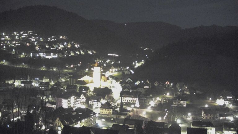 Dieses Bild zeigt eine Webcam-Aufnahme von Ottenhöfen, aufgenommen am Freitag, den 26.12.2025 um 17:50 Uhr