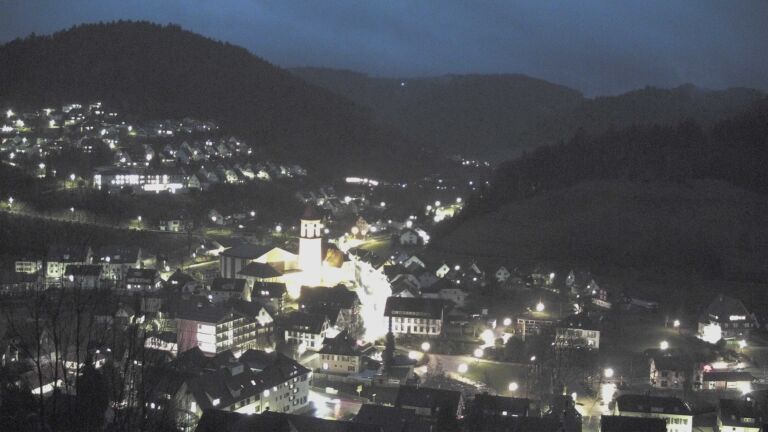 Dieses Bild zeigt eine Webcam-Aufnahme von Ottenhöfen, aufgenommen am Mittwoch, den 11.03.2026 um 19:00 Uhr