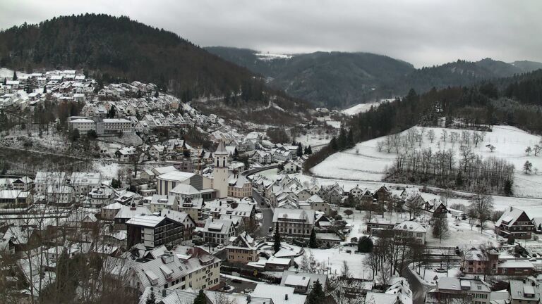 Dieses Bild zeigt eine Webcam-Aufnahme von Ottenhöfen, aufgenommen am Freitag, den 02.01.2026 um 10:40 Uhr