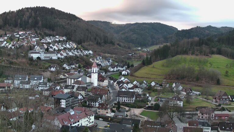Dieses Bild zeigt eine Webcam-Aufnahme von Ottenhöfen, aufgenommen am Sonntag, den 01.03.2026 um 08:00 Uhr