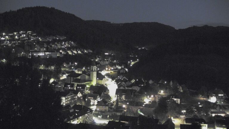 Dieses Bild zeigt eine Webcam-Aufnahme von Ottenhöfen, aufgenommen am Montag, den 05.10.2026 um 19:50 Uhr