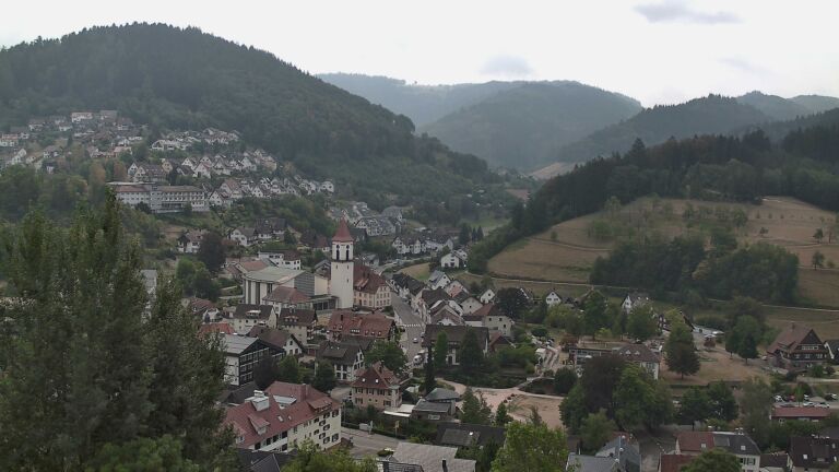 Dieses Bild zeigt eine Webcam-Aufnahme von Ottenhöfen, aufgenommen am Montag, den 17.08.2026 um 12:20 Uhr