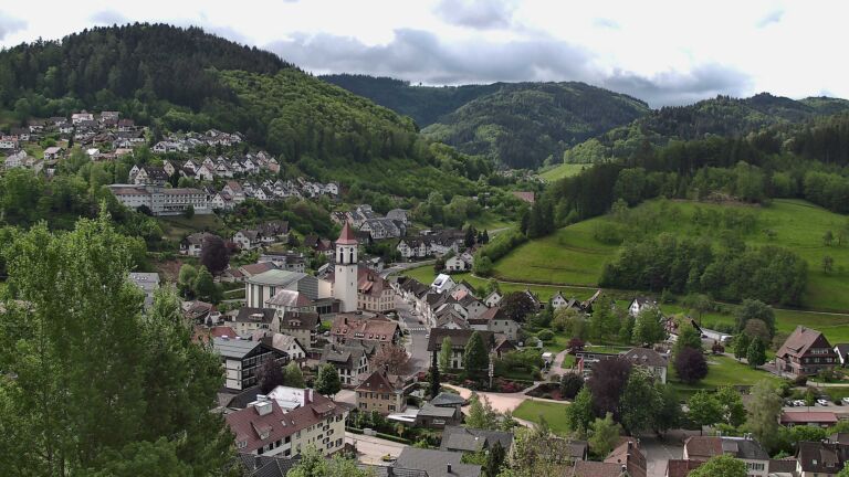 Dieses Bild zeigt eine Webcam-Aufnahme von Ottenhöfen, aufgenommen am Mittwoch, den 06.05.2026 um 10:10 Uhr