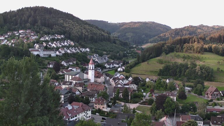 Dieses Bild zeigt eine Webcam-Aufnahme von Ottenhöfen, aufgenommen am Sonntag, den 28.06.2026 um 06:20 Uhr