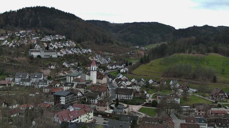 Dieses Bild zeigt eine Webcam-Aufnahme von Ottenhöfen, aufgenommen am Freitag, den 13.03.2026 um 17:10 Uhr