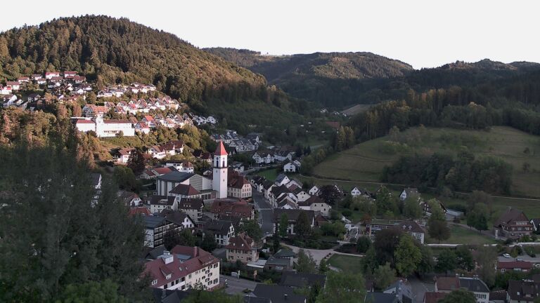 Dieses Bild zeigt eine Webcam-Aufnahme von Ottenhöfen, aufgenommen am Sonntag, den 06.09.2026 um 19:20 Uhr