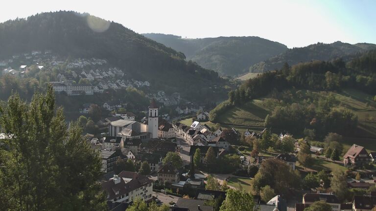 Dieses Bild zeigt eine Webcam-Aufnahme von Ottenhöfen, aufgenommen am Montag, den 05.10.2026 um 10:10 Uhr