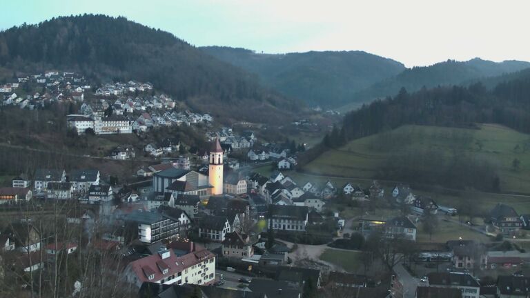 Dieses Bild zeigt eine Webcam-Aufnahme von Ottenhöfen, aufgenommen am Montag, den 09.02.2026 um 17:50 Uhr