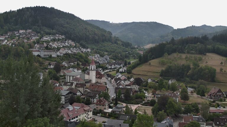 Dieses Bild zeigt eine Webcam-Aufnahme von Ottenhöfen, aufgenommen am Dienstag, den 25.08.2026 um 12:20 Uhr