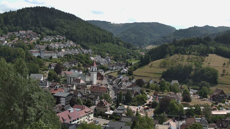 Dieses Bild zeigt eine Webcam-Aufnahme von Ottenhöfen, aufgenommen am Sonntag, den 26.07.2026 um 14:50 Uhr