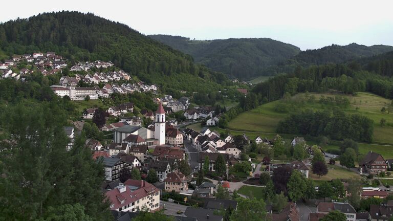 Dieses Bild zeigt eine Webcam-Aufnahme von Ottenhöfen, aufgenommen am Sonntag, den 24.05.2026 um 19:50 Uhr