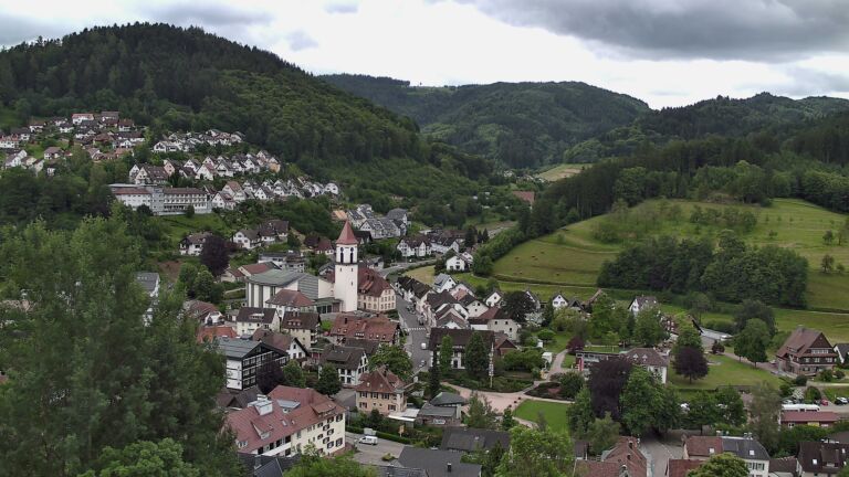 Dieses Bild zeigt eine Webcam-Aufnahme von Ottenhöfen, aufgenommen am Mittwoch, den 03.06.2026 um 10:50 Uhr